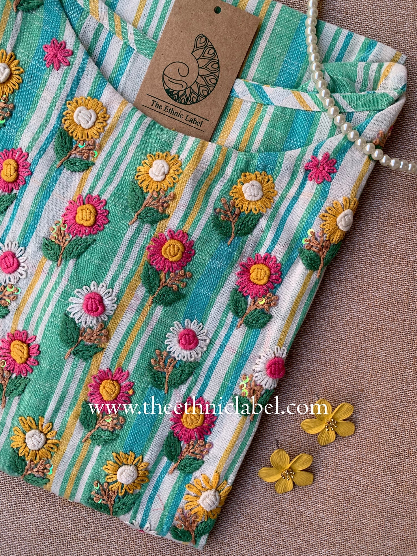 “Aabharan” Green Embroidered Cotton kurta