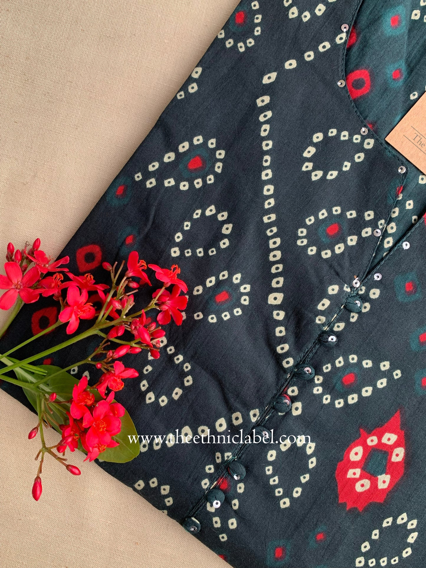 "Mrinal" Bandhani Buttoned Cotton Kurta - S